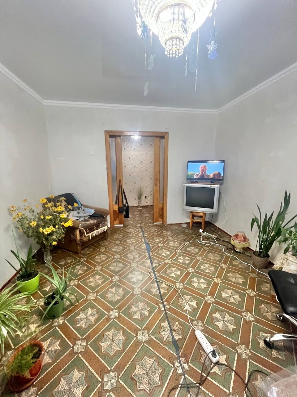 Продам 3-кк на кв. Гагарина , 8 этаж 9-го дома. Общая площадь 74 м². Продается без мебели. Два балкона, санузел раздельный, комнаты изолированы, есть кладовая. Отличное месторасположение. Рядом школы, лицей, рынки , банк, супермаркеты, остановка транспорта с хорошей развязкой. В пешей доступности вся необходи...