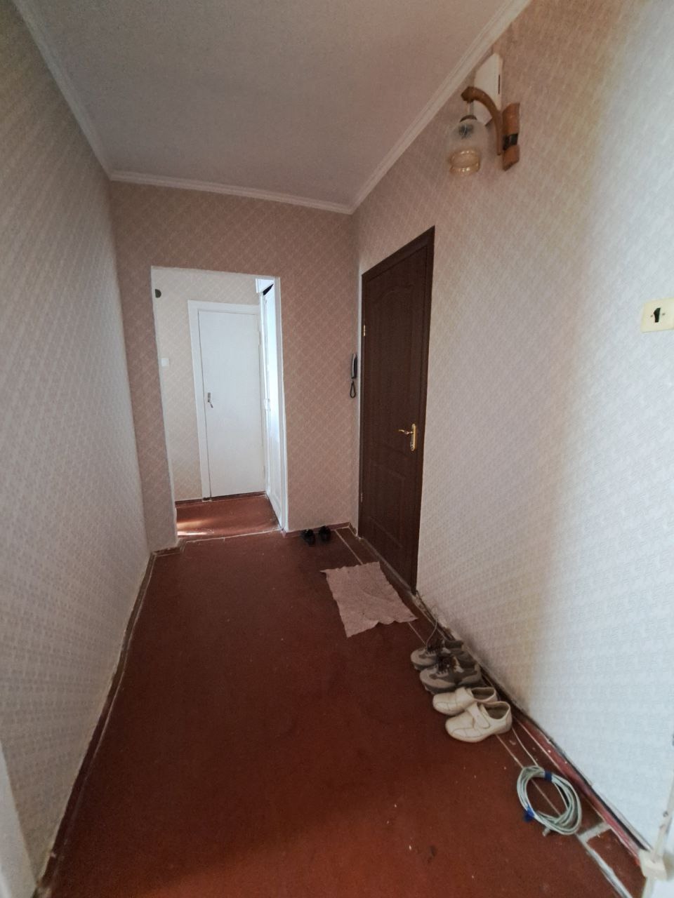 ‼Продам 2-комн. квартиру на кв. Ленинского Комсомола! 9/9-эт., 55кв.м. Отличное расположение – рядом детский сад, школа, супермаркет, остановка.М/п окна, металлическая дверь. Балкон застеклëн.Чистый подъезд. Квартира жилая. Мебель и техника частично остаётся. . Цена: 5 300 000 ₽. Тел. +79591625888 Марина.‼...