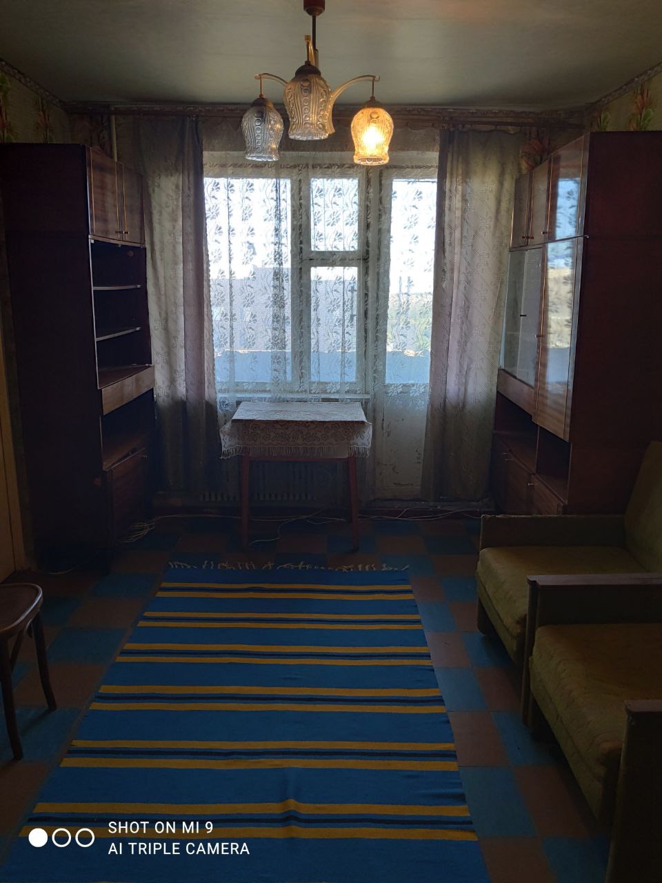 Алчевск 🏠 ПРОДАМ 2-комнатную квартиру (район магазина "Фабрика") 📍 Расположение: Тихий дворовый вид, вся инфраструктура под рукой: школы, сады, магазины, остановки транспорта. 9/9 этаж ✨ Ключевые преимущества: ✅ Свежий ремонт кровли — крыша не течет! ✅ Вся мебель и техника остаются (бойлер, кухонный...
